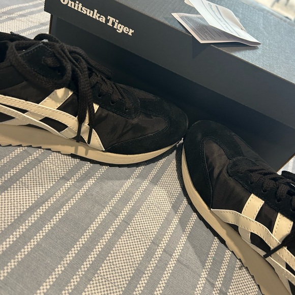 Onitsuka Tiger Black and White Sneakers - Picture 2 of 3